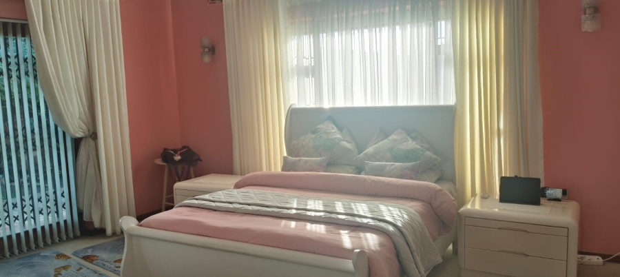 6 Bedroom Property for Sale in Cravenby Western Cape